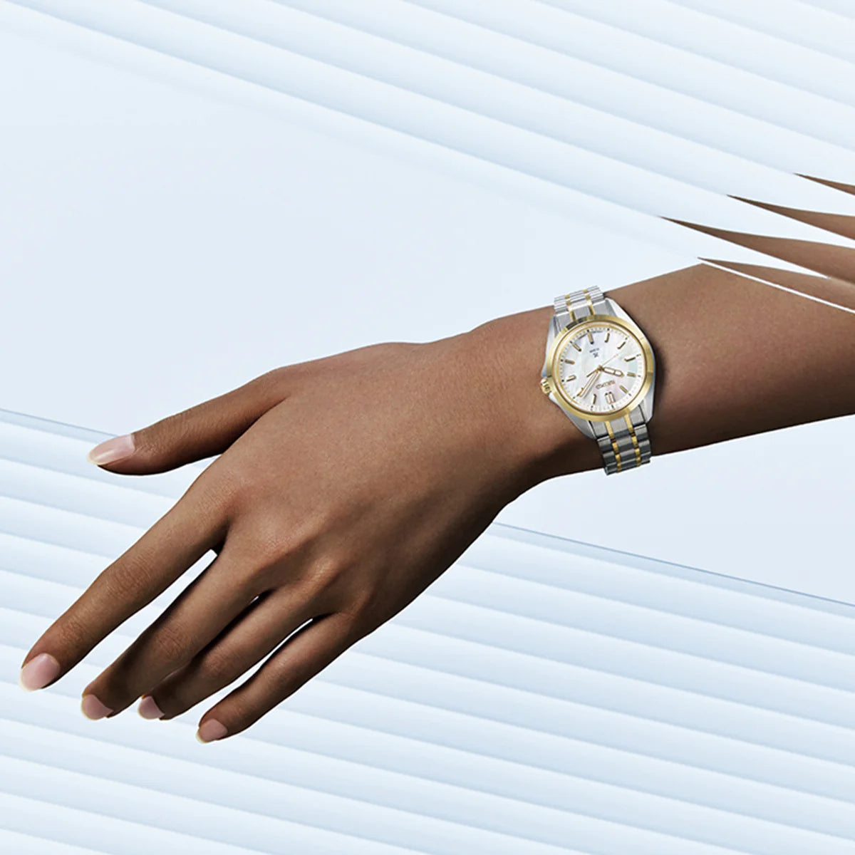 SEIKO Analog White & Stainless Steel Women's Watch SUR608J1