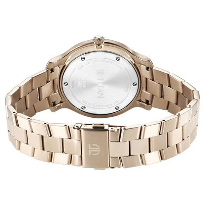 Classic Distincta Silver Dial Analog with Date Stainless Steel Strap watch for Men NS90170WM01